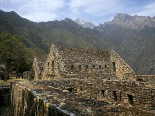 TREK CHOQUEQUIRAO 4 DAY AND 3 NIGTH